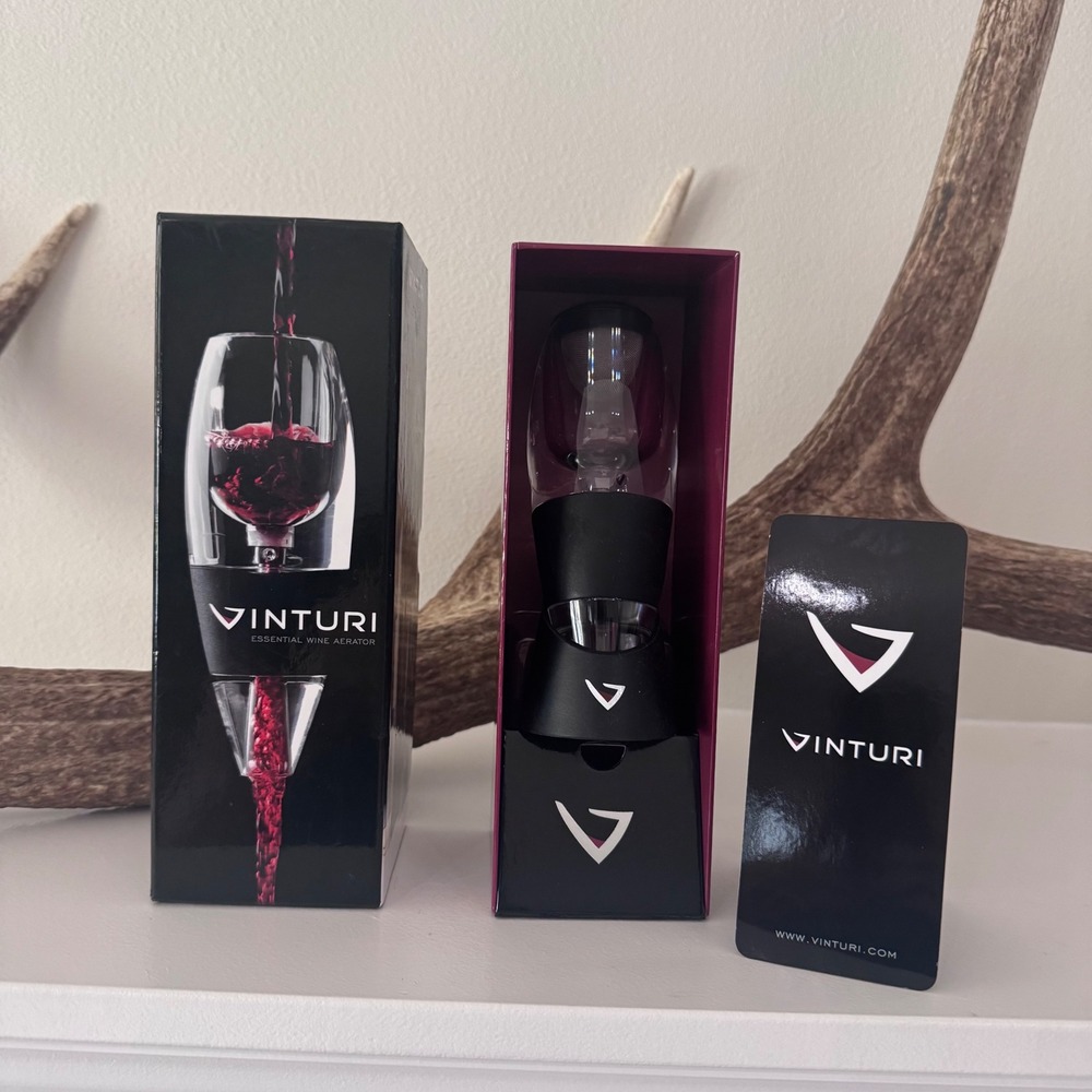 Vinturi Essential Red Wine Aerator with No-Drip Stand and Filter Screen Black